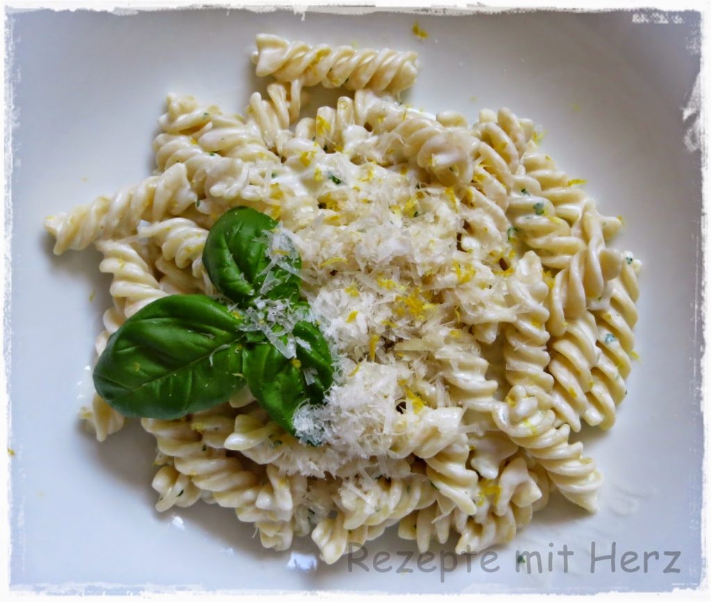 Fusilli mit Ricotta und Zitrone