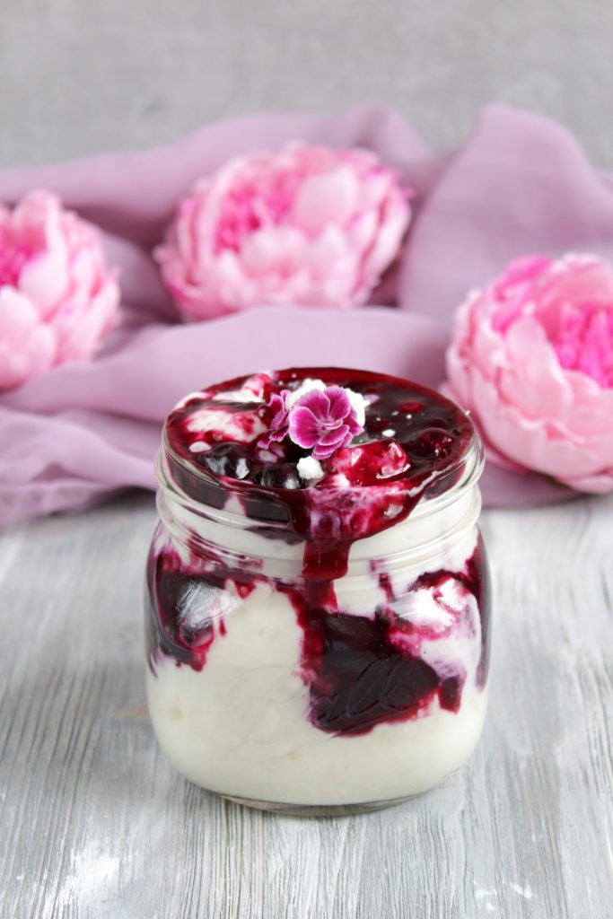 Heidelbeer Dessert mit Baiser