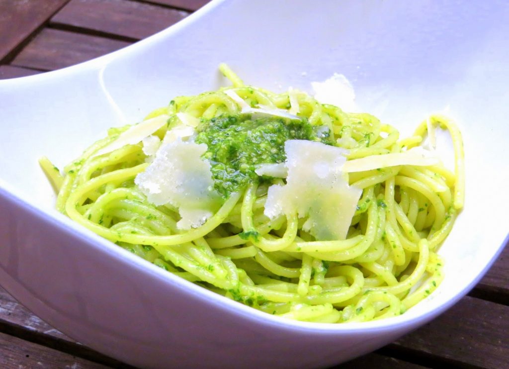 spaghetti mit spinat – basilikum – pesto