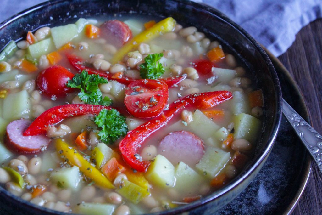 Serbische Bohnensuppe auf unsere Art