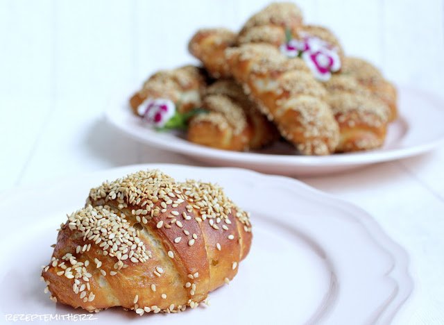 Laugencroissants mit Sesam,Laugengebäck,Croissants,Thermomix Rezept
