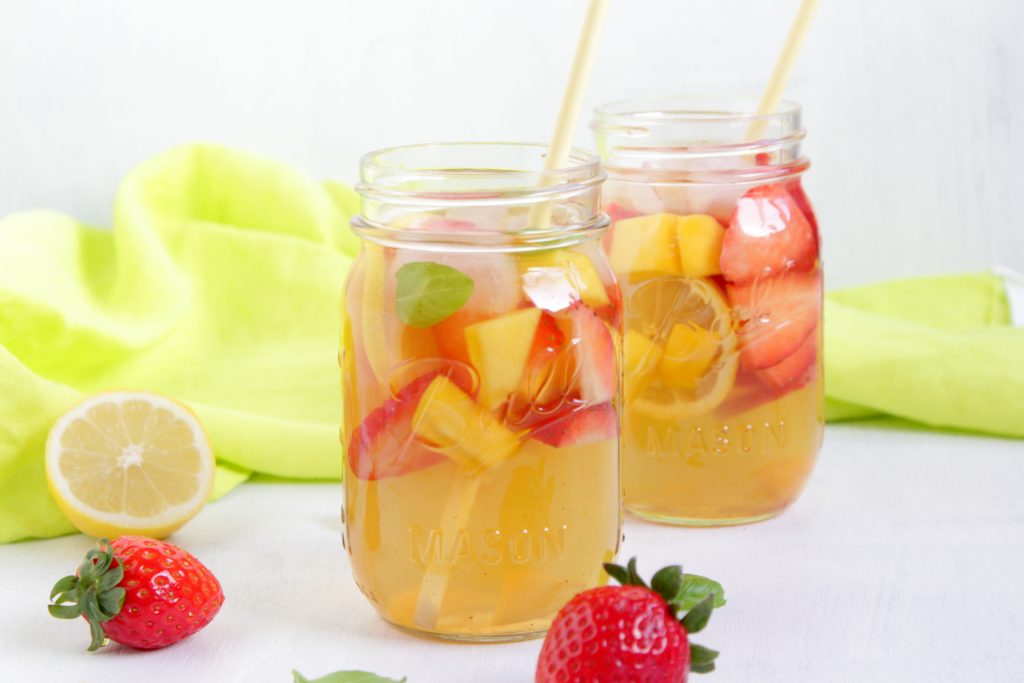 Erdbeer-Mango-Bowle