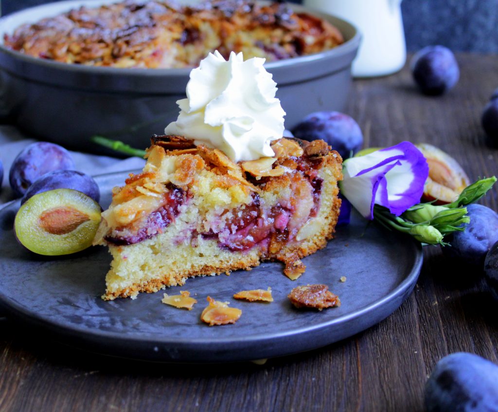 Zwetschgenkuchen mit Knusperhaube