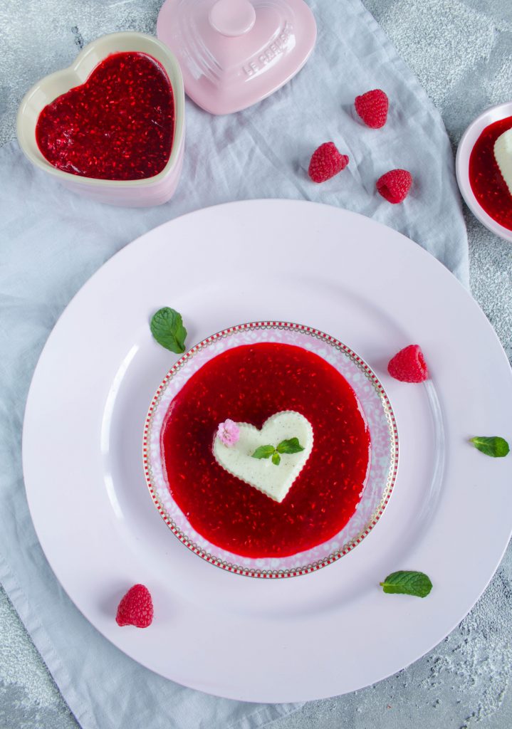 Panna Cotta mit Himbeerkompott