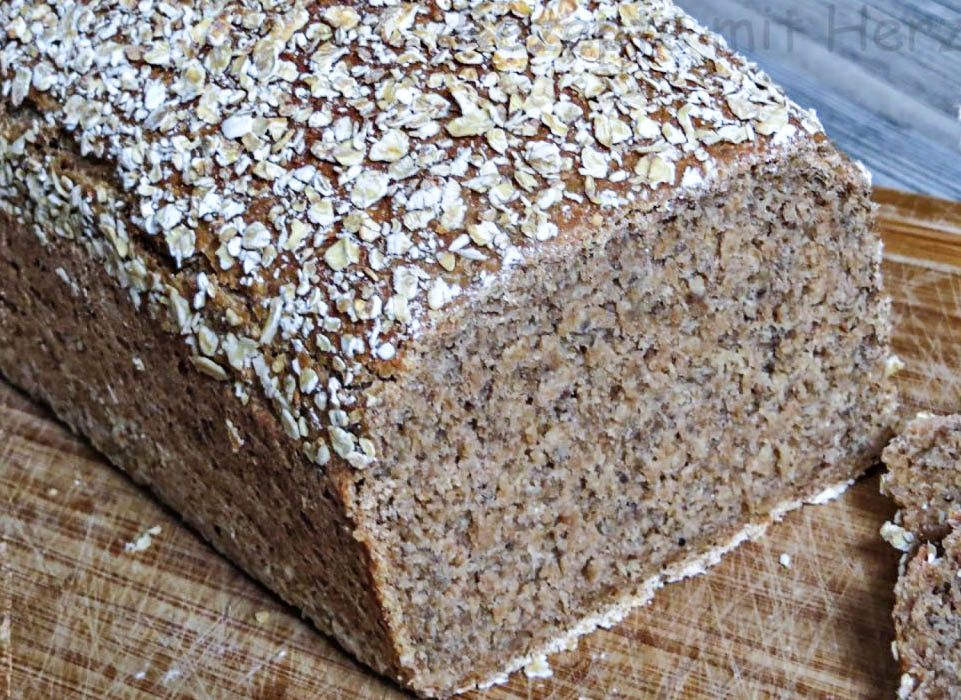 Sechs-Korn-Brot mit Chiasamen und Quinoa – Food with Love – Thermomix ...