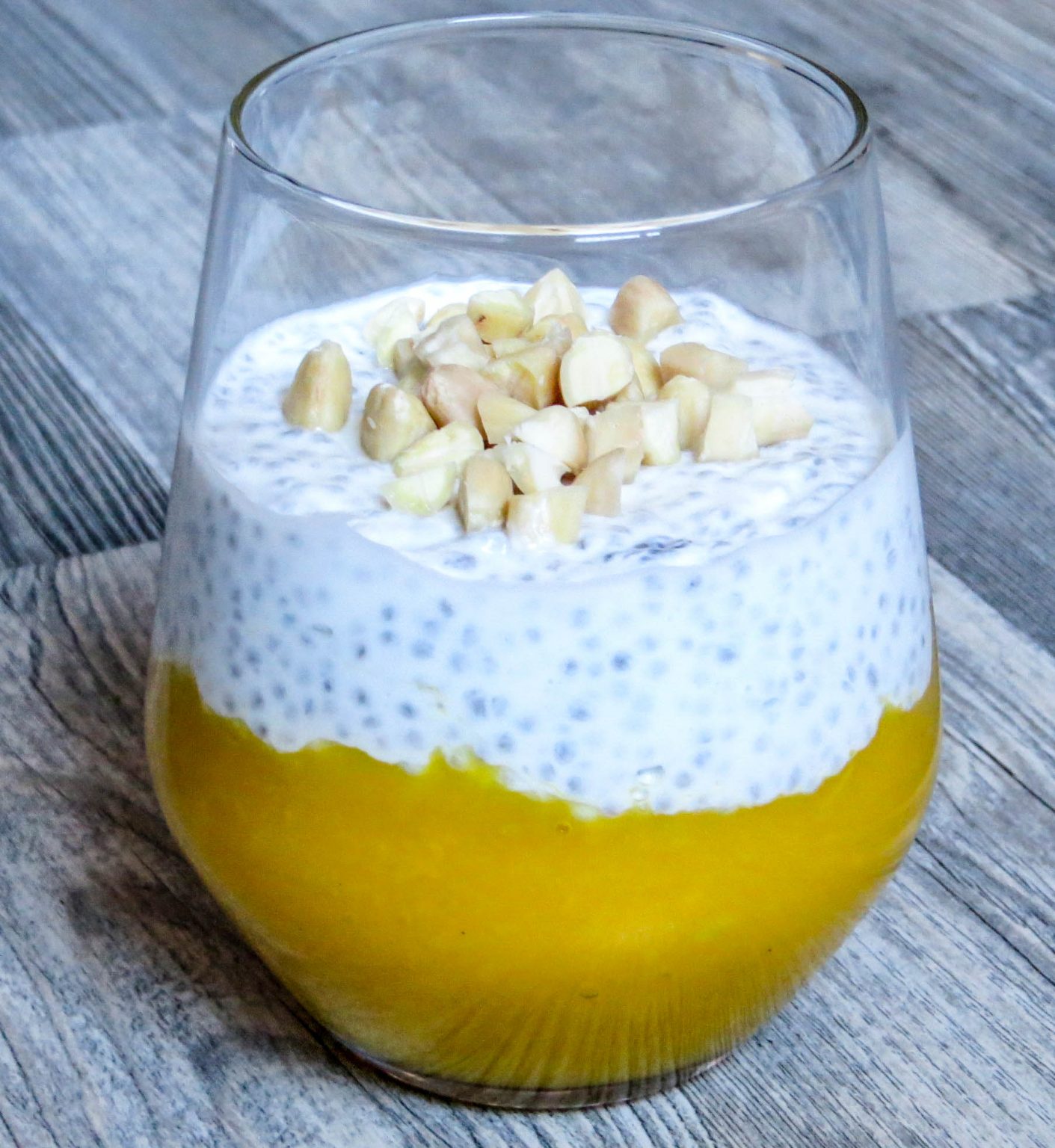 Chia-Pudding mit Mangomus – food with love