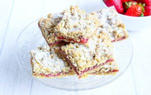 Erdbeer Streusel Schnitten
