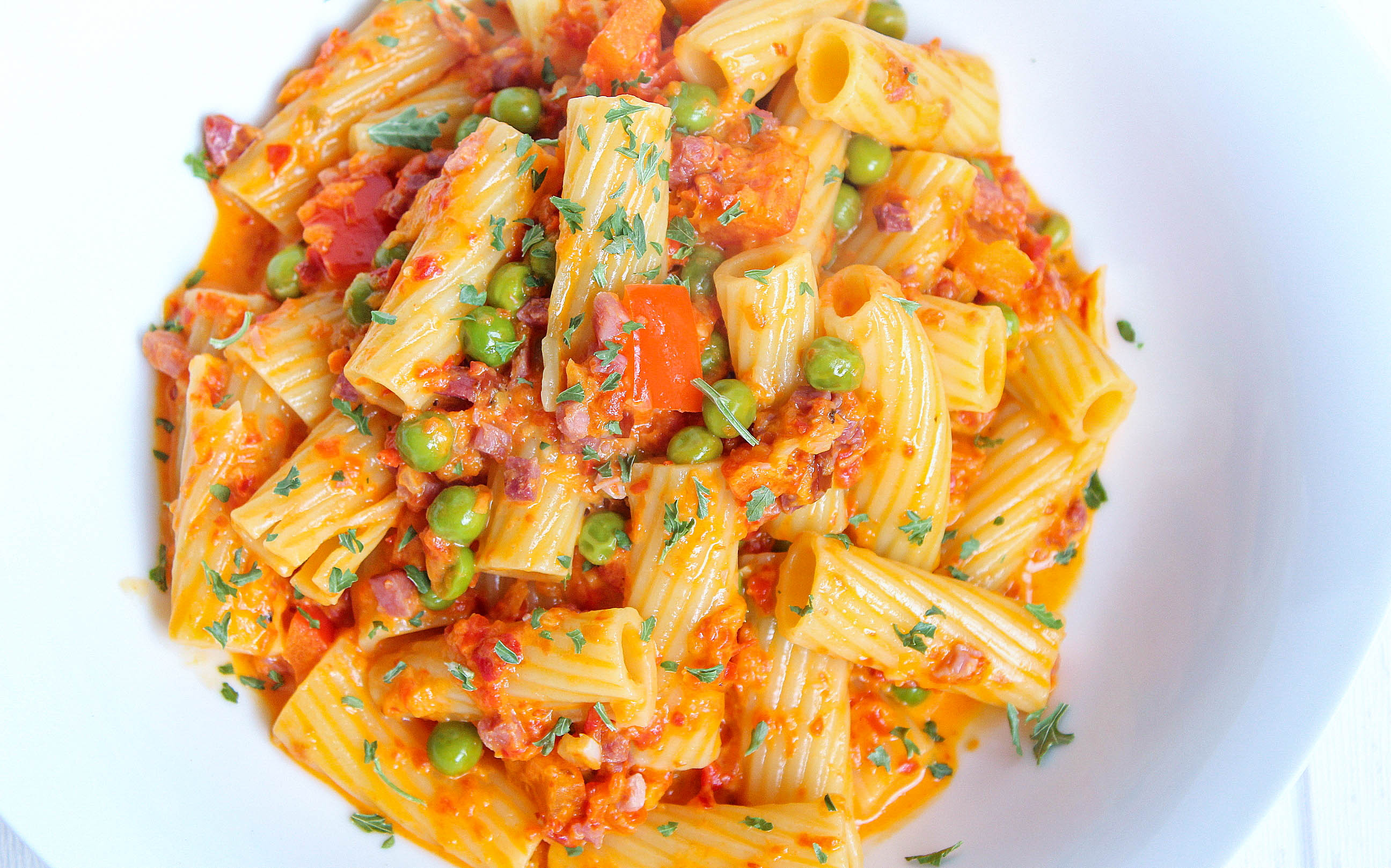 Pasta mit Speck-Ajvar-Sauce,Thermomix Rezept