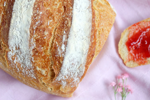 Dutch Oven Bread | Weissbrot | knusprig, hell und soft – Food with Love ...