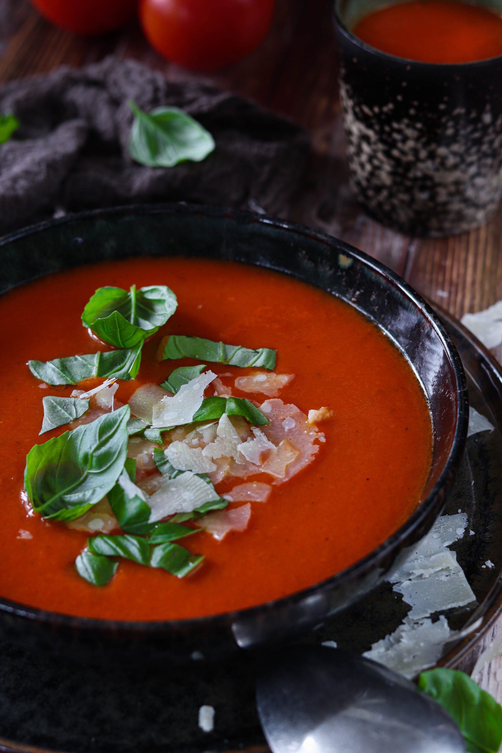 Cremige Tomaten-Basilikum-Suppe