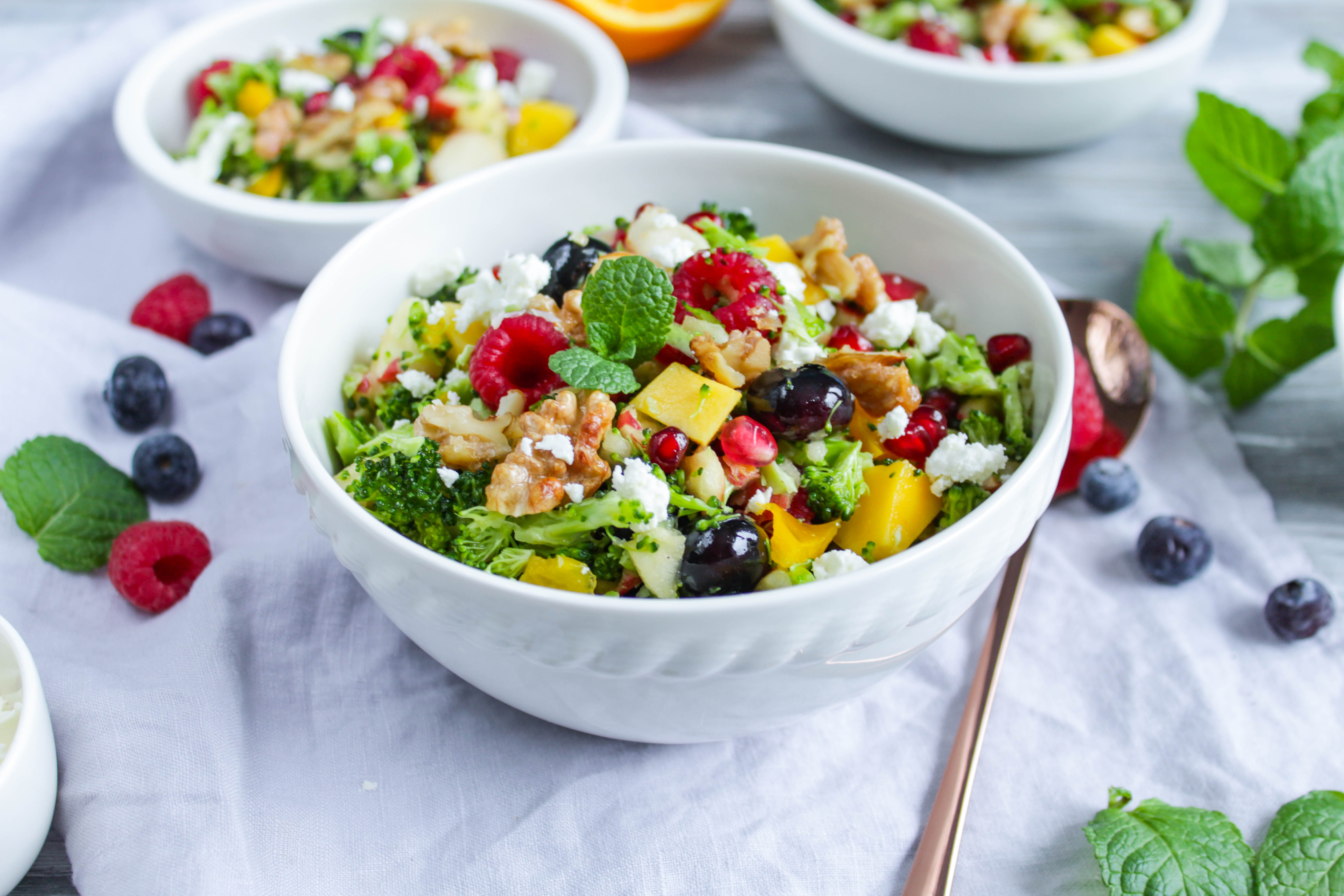 Sommersalat | Brokkolisalat mit Früchten