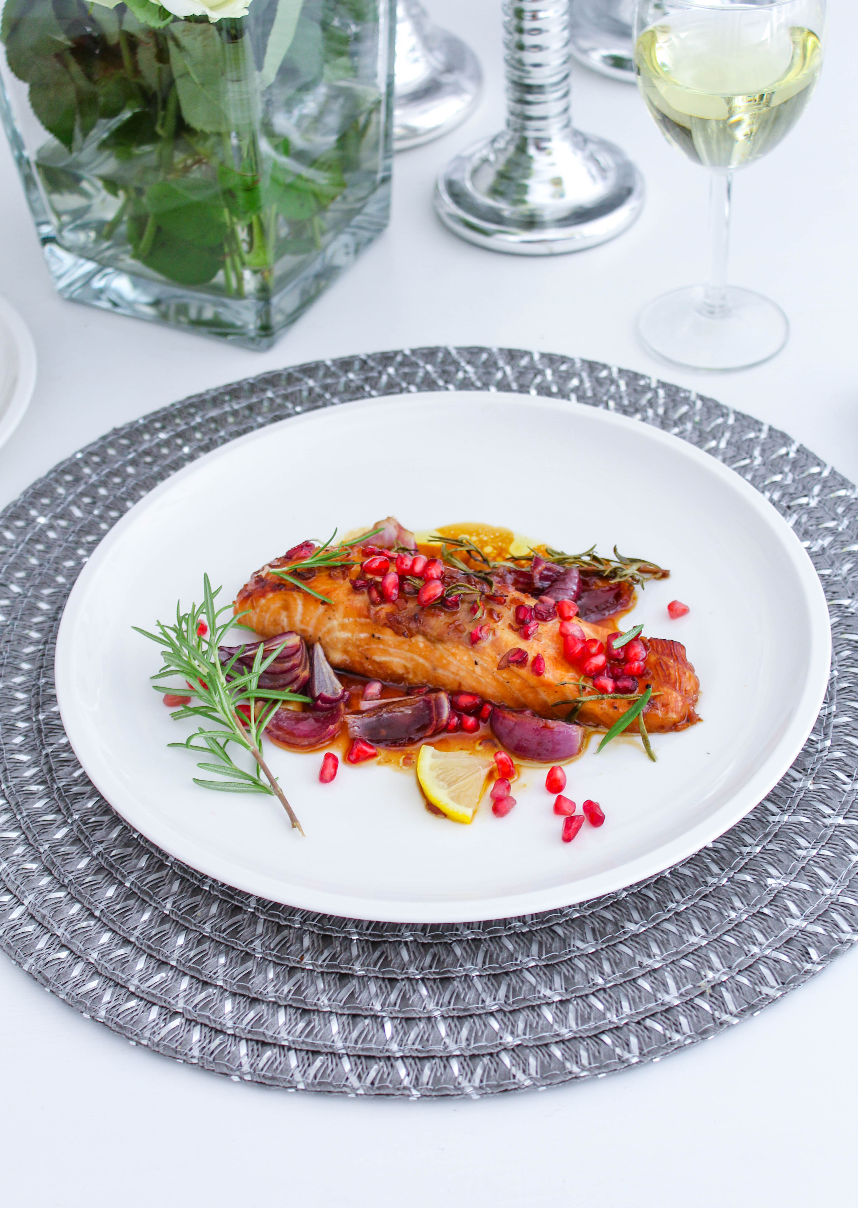 Glasierter Lachs mit Granatapfel