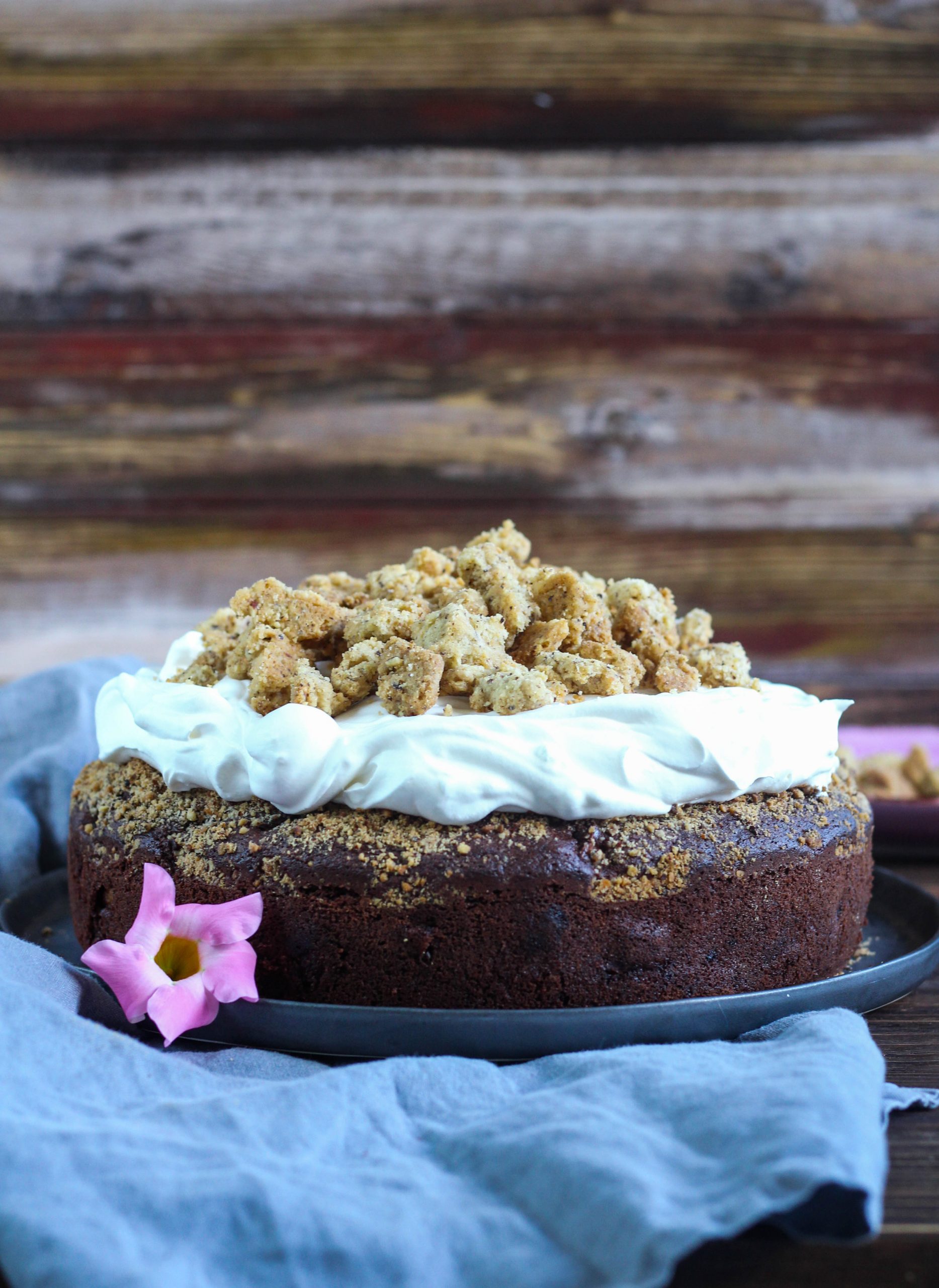 Schokoladiger Apfelkuchen mit Knusperstreusel – Food with Love ...