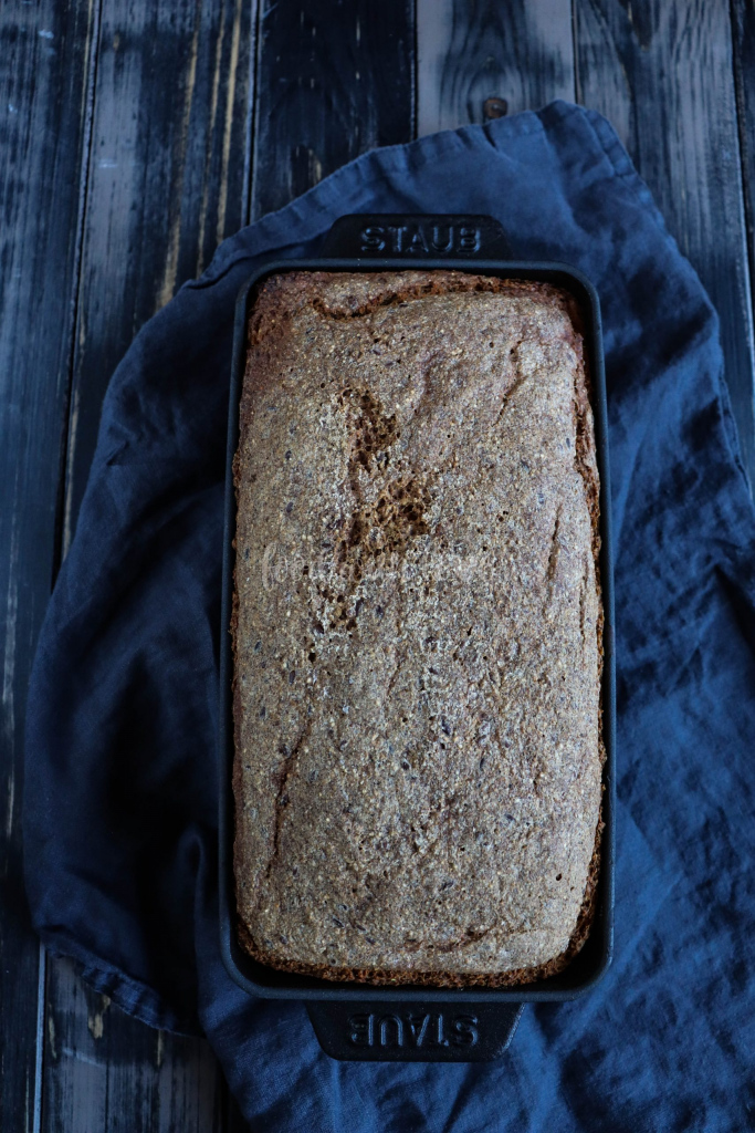 Dinkel-Leinsamen-Brot – food with love Dinkel-Leinsamen-Brot – food with love