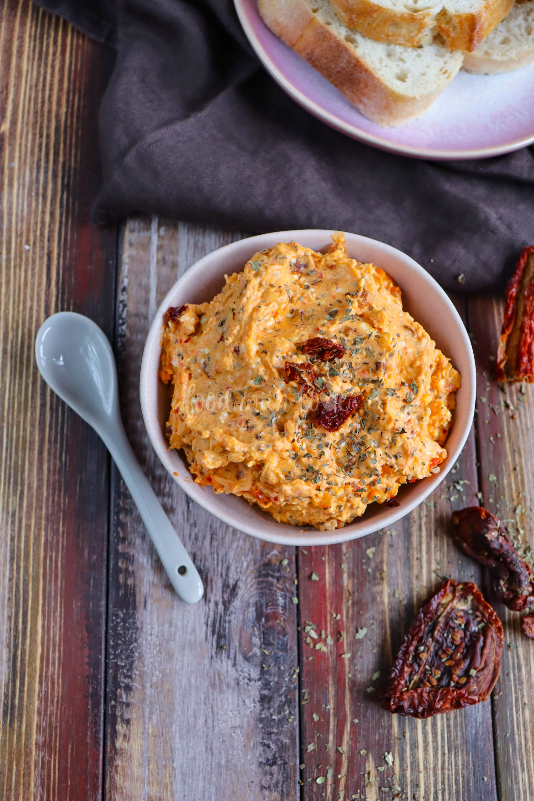 Tomaten-Feta-Dip