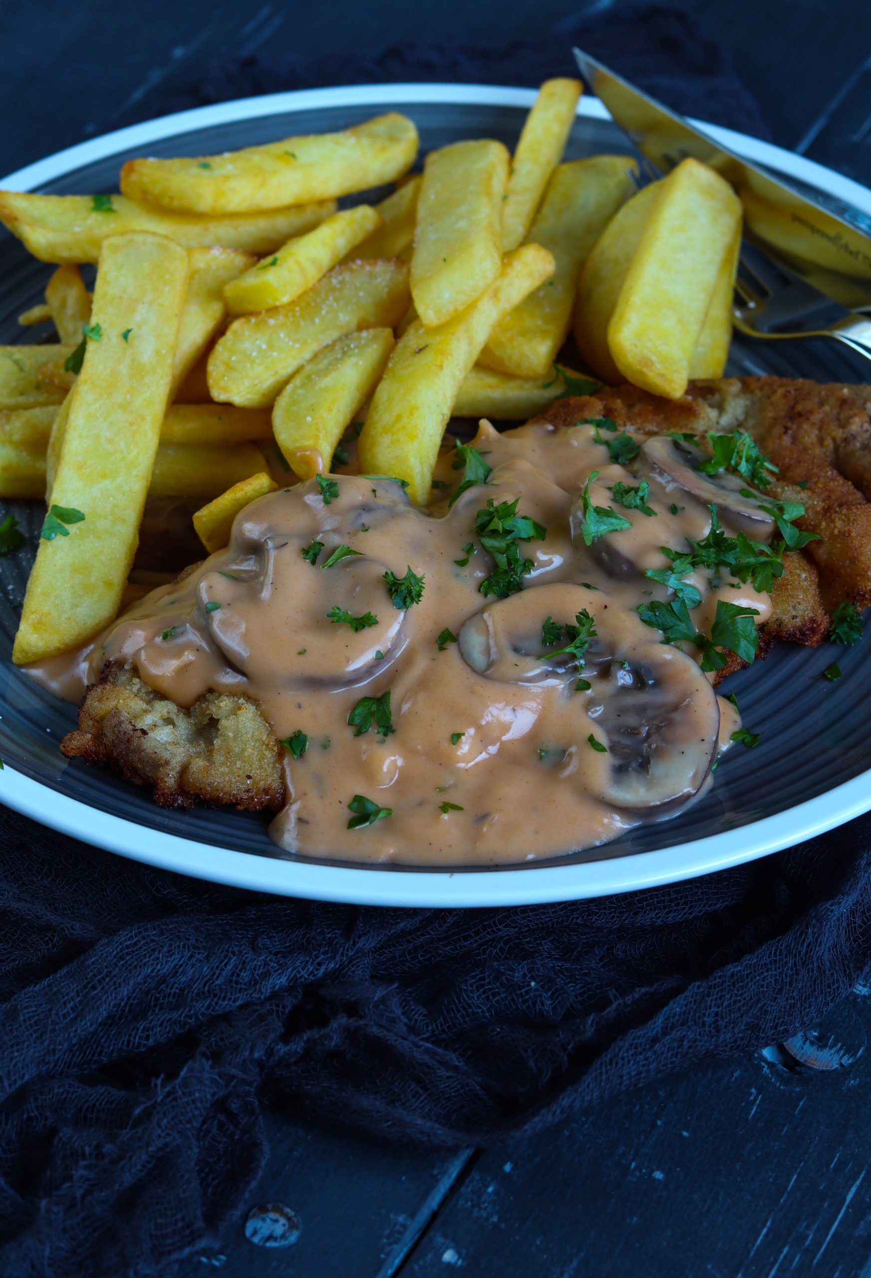 Champignon-Rahmsauce zu Schnitzel, Frikadellen und Co. – Food with Love ...