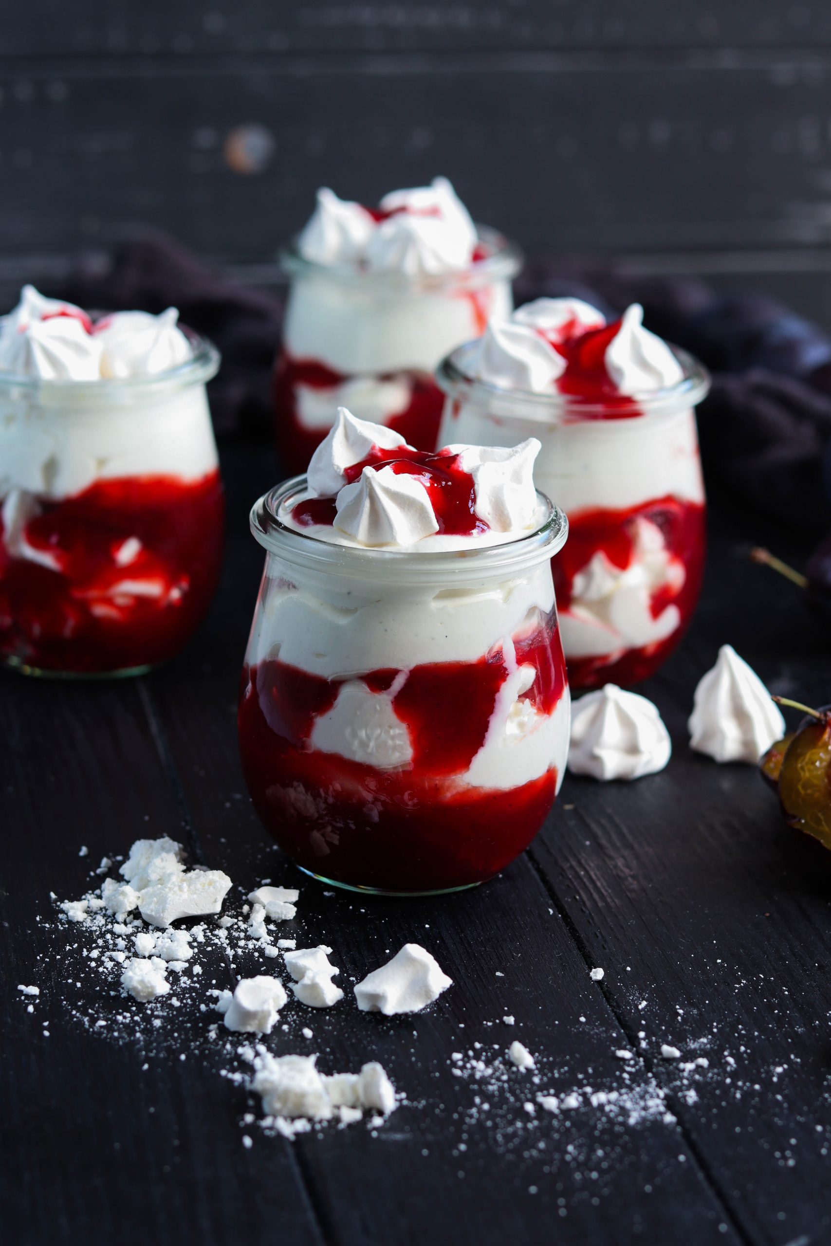 Pflaumen Eton Mess