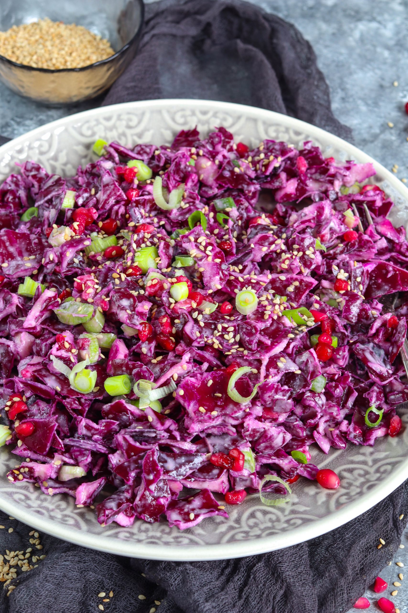 Rotkohlsalat mit Tahini-Dressing