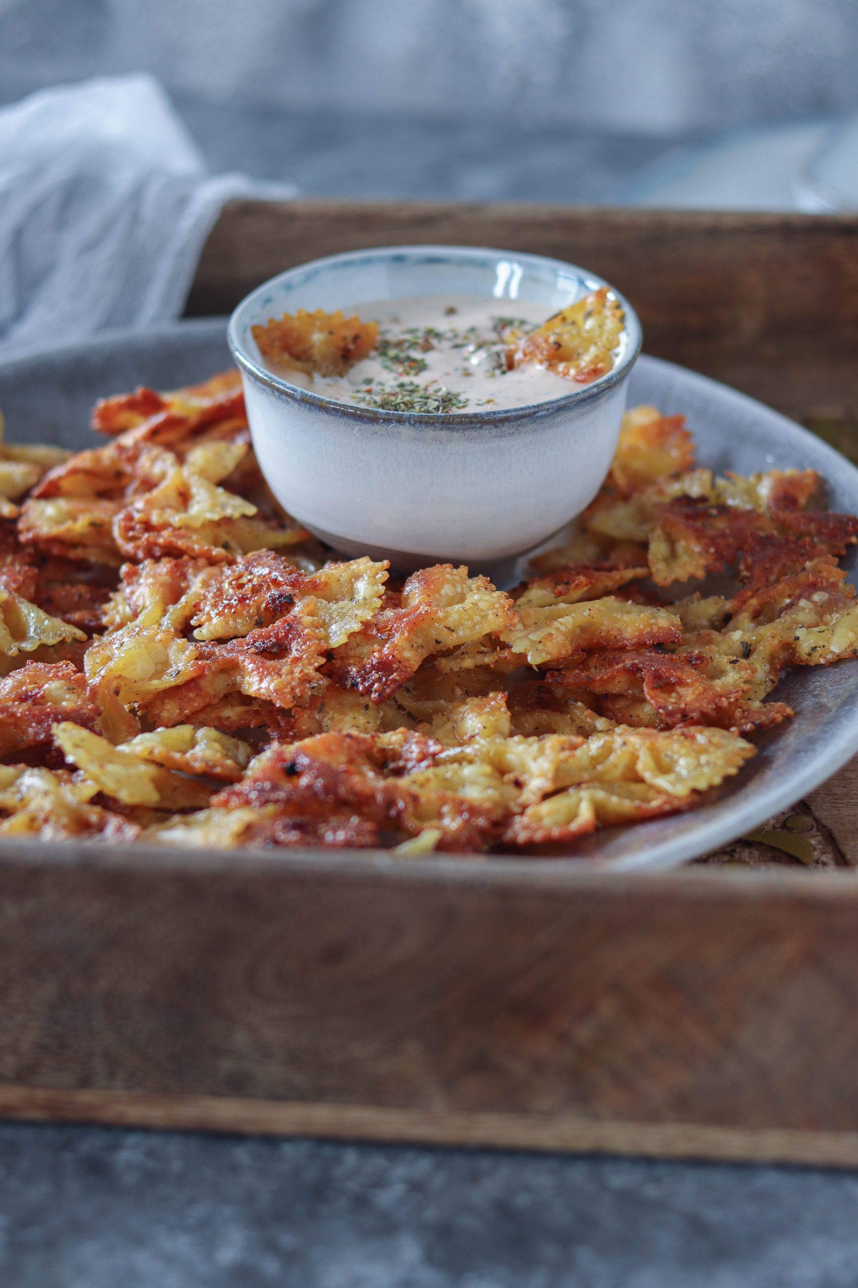 Pasta Chips mit Pizzadip