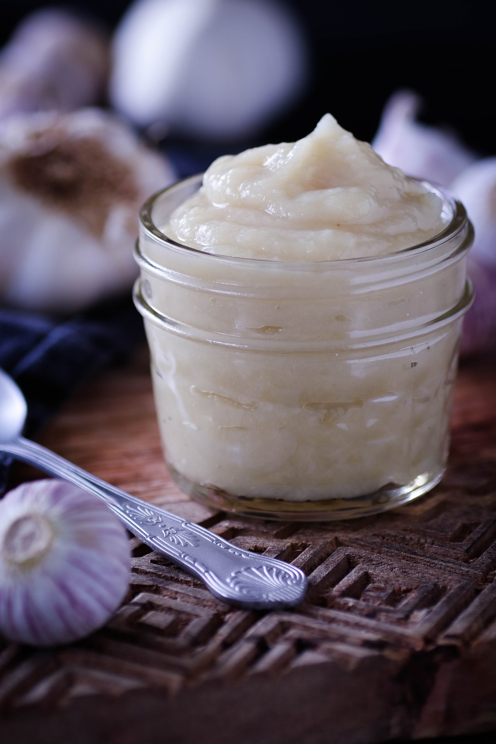 Knoblauchcreme aus geröstetem Knoblauch