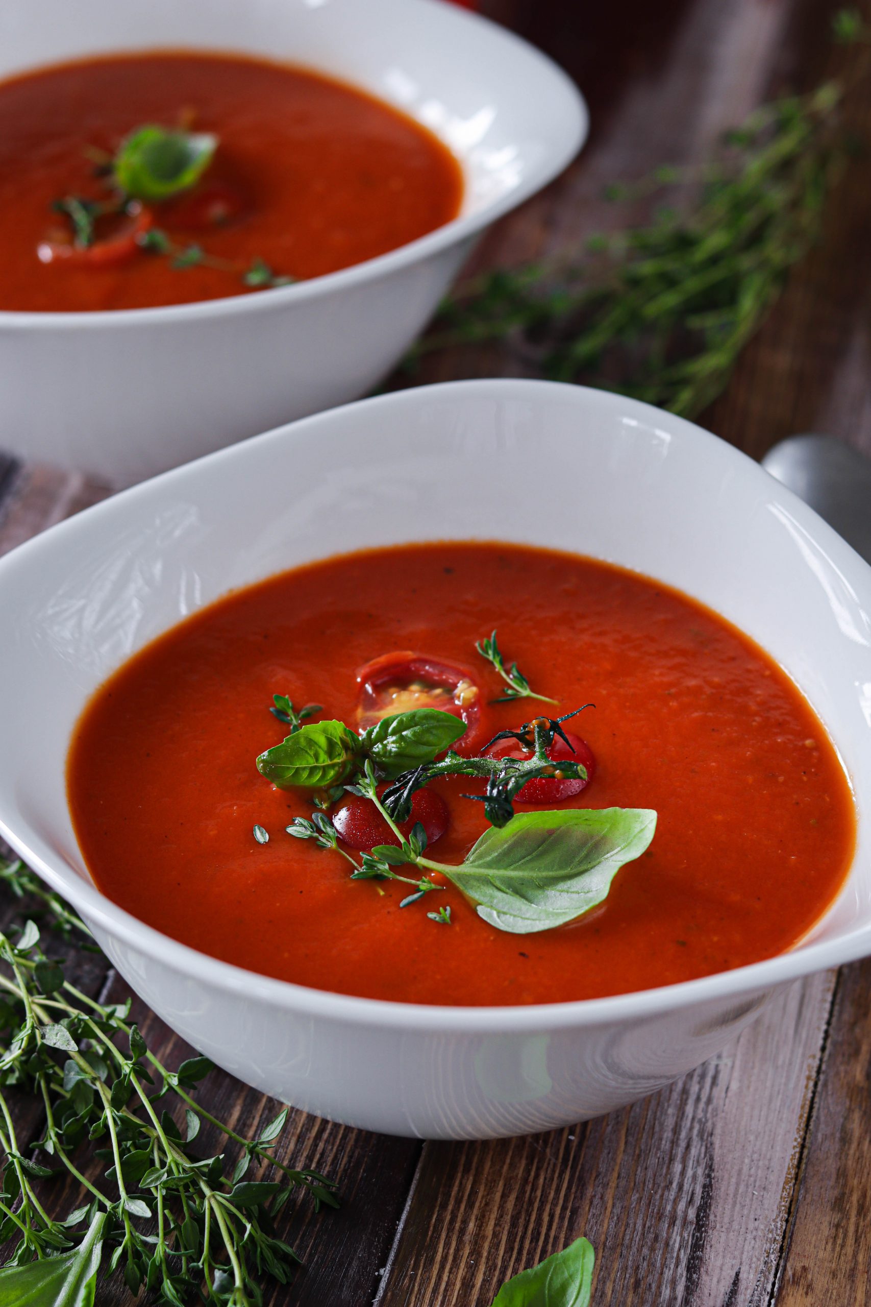 Tomaten-Basilikum-Suppe mit Thymian – food with love
