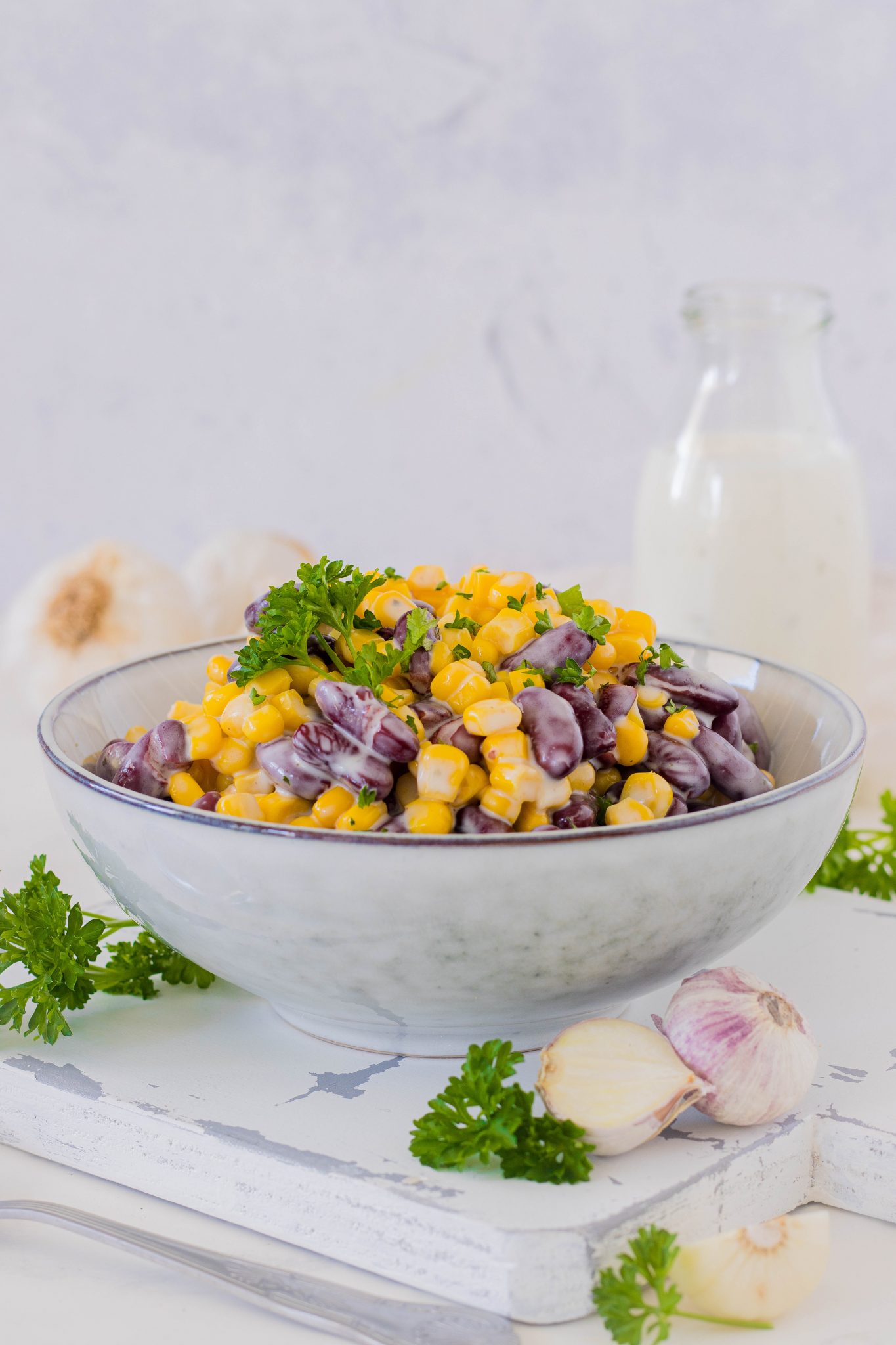Bohnen-Mais-Salat mit Knoblauchdressing