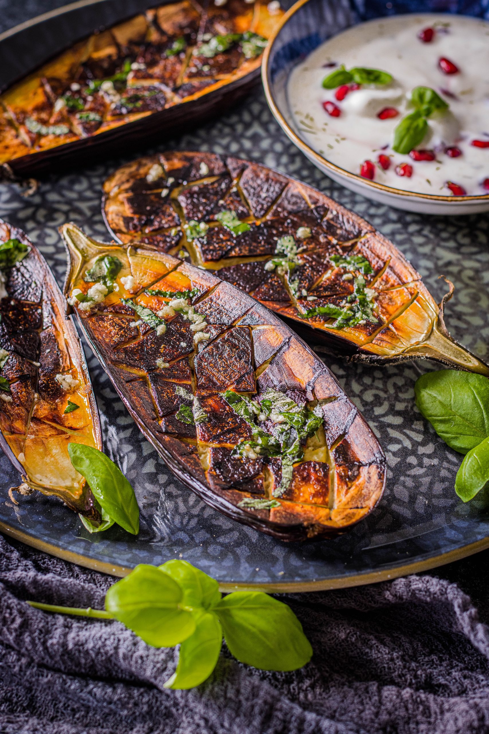 Gebackene Auberginen mit Joghurtdip – food with love