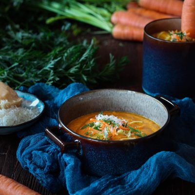 Ofengeroestete Moehrencremesuppe