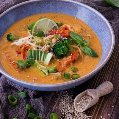 Rote Curry Nudelsuppe